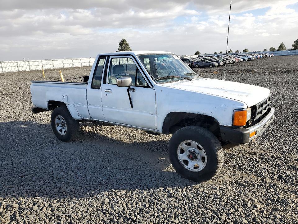 Photo 4 from auction – 1986 TOYOTA PICKUP with VIN JT4RN67P9G5000123