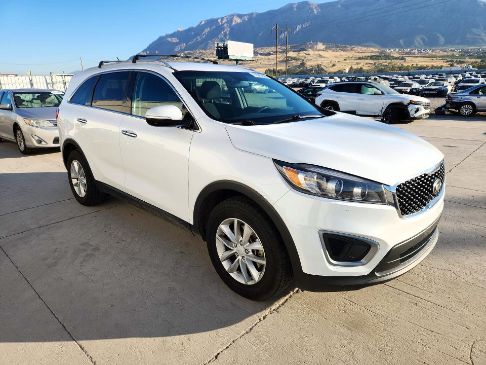 Фото 4 с аукциона – 2016 KIA SORENTO с VIN 5XYPG4A30GG146669