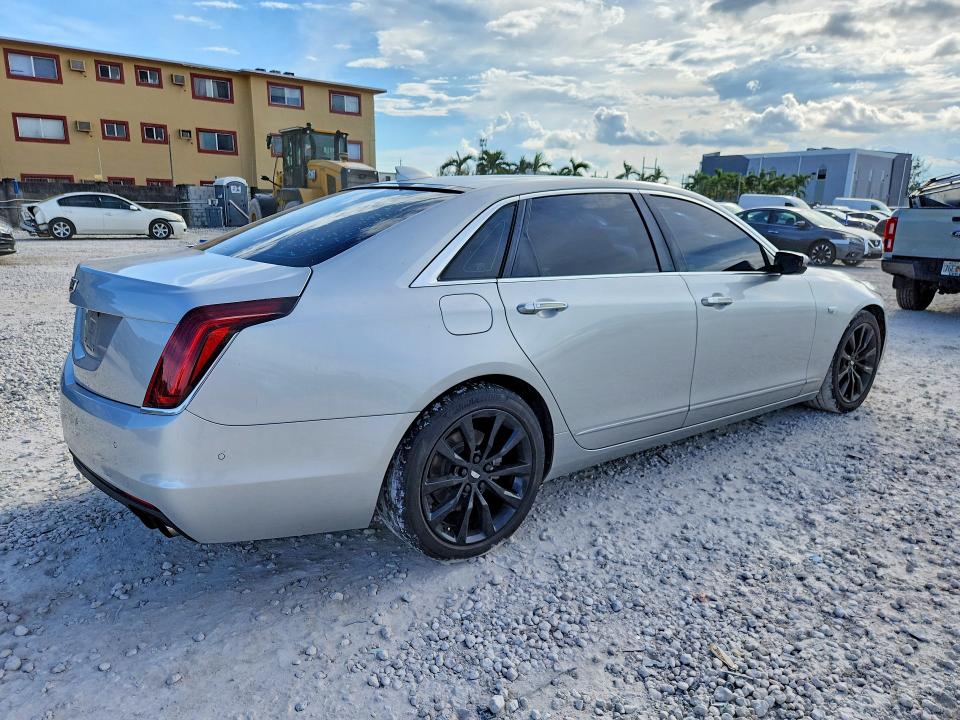 Photo 3 from auction – 2017 CADILLAC CT6 with VIN 1G6KC5RX2HU129197