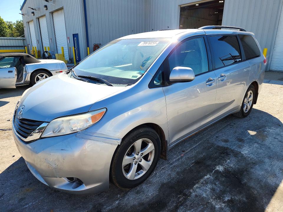 TOYOTA SIENNA 2014 with VIN 5TDKK3DC4ES500353 - Photo from auction