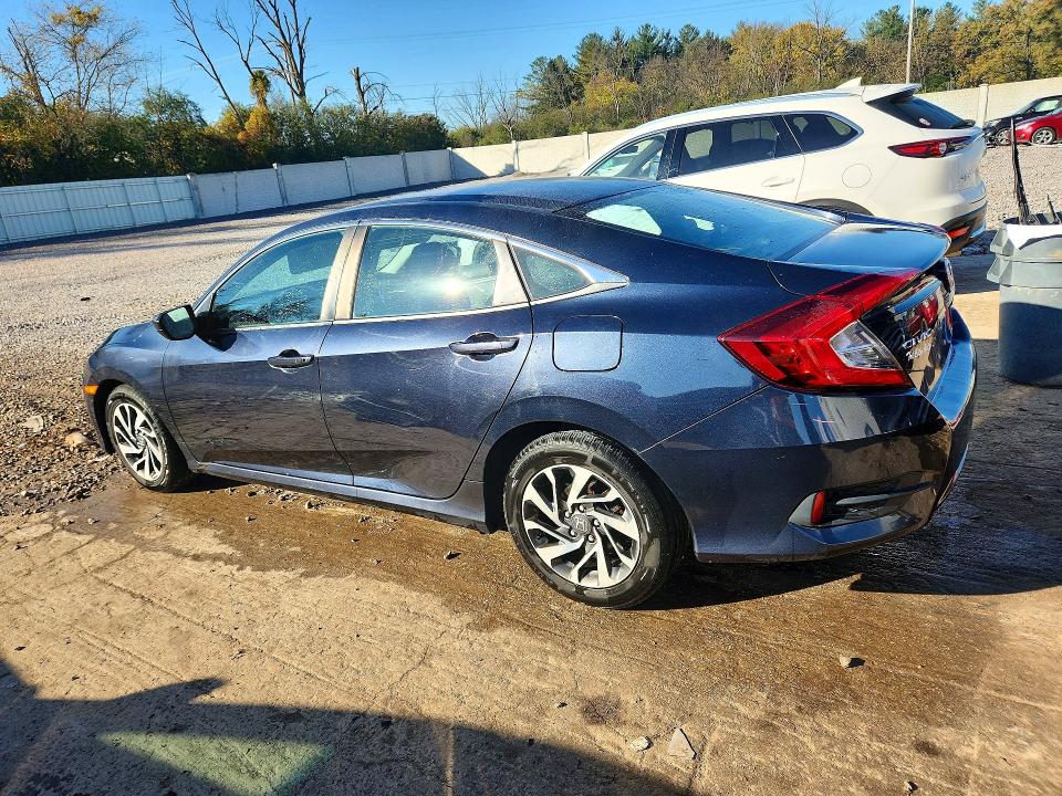 Photo 2 from auction – 2016 HONDA CIVIC with VIN 19XFC2F71GE068777