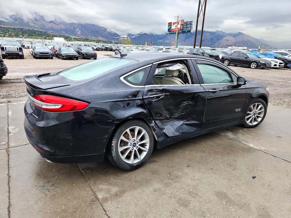 صورة رقم 3 من المزاد - 2017 FORD FUSION مع VIN 3FA6P0SU2HR179519