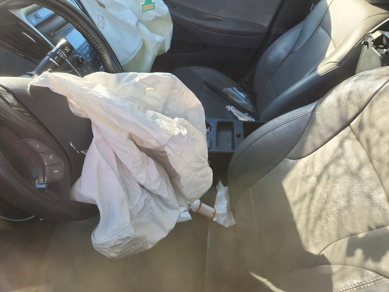 Снимка 7 от търг – 2012 HYUNDAI SONATA с VIN 5NPEC4AB1CH392885