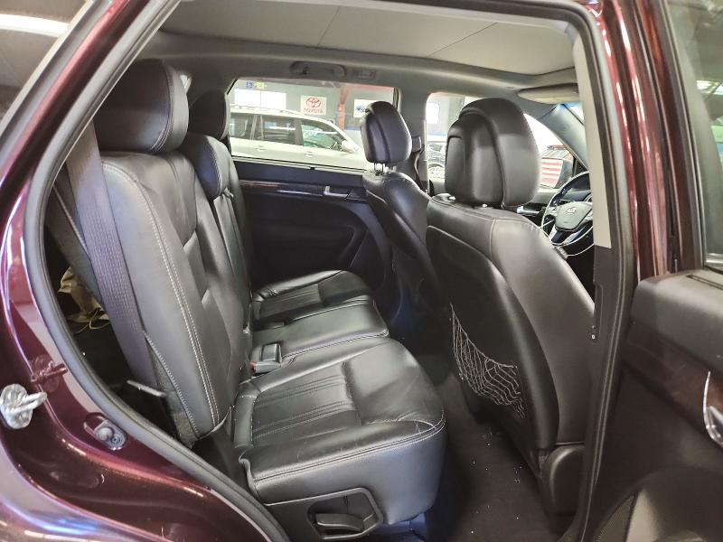 Photo 11 from auction – 2014 KIA SORENTO with VIN 5XYKWDA74EG453890