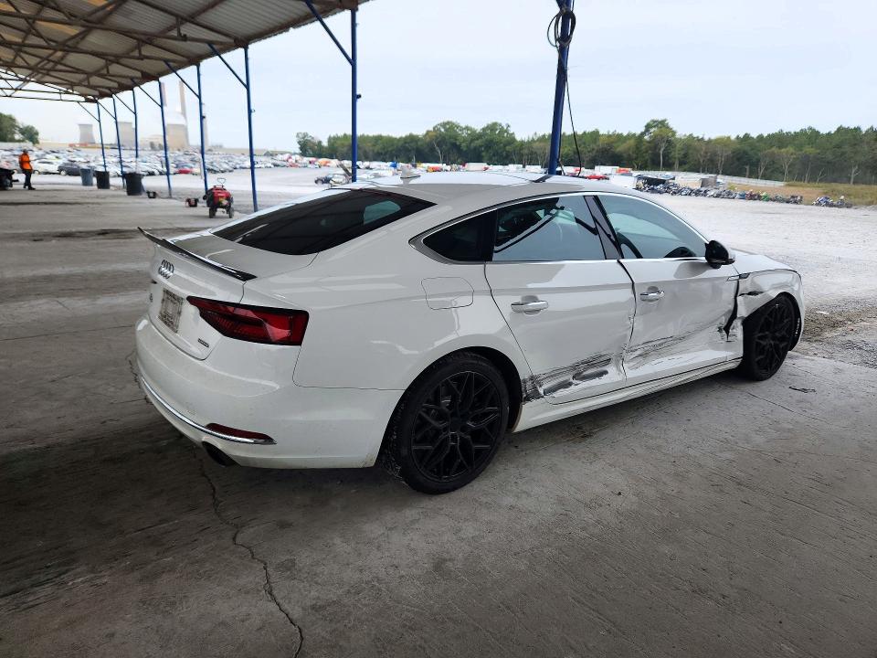 Снимка 3 от търг – 2019 AUDI A5 с VIN WAUANCF56KA008057