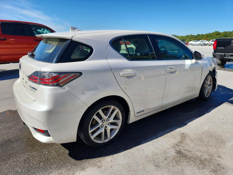 Foto 3 de la subasta – 2015 LEXUS CT con VIN JTHKD5BH5F2214667