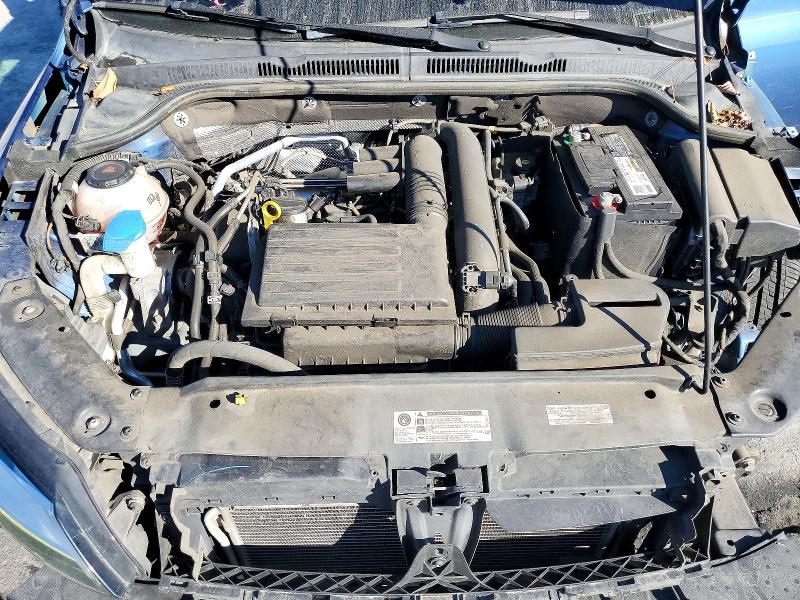 Снимка 11 от търг – 2018 VOLKSWAGEN JETTA с VIN 3VW2B7AJ6JM222122