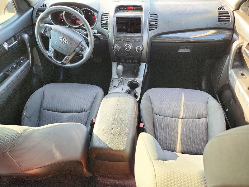 Photo 8 from auction – 2013 KIA SORENTO with VIN 5XYKT3A14DG332418