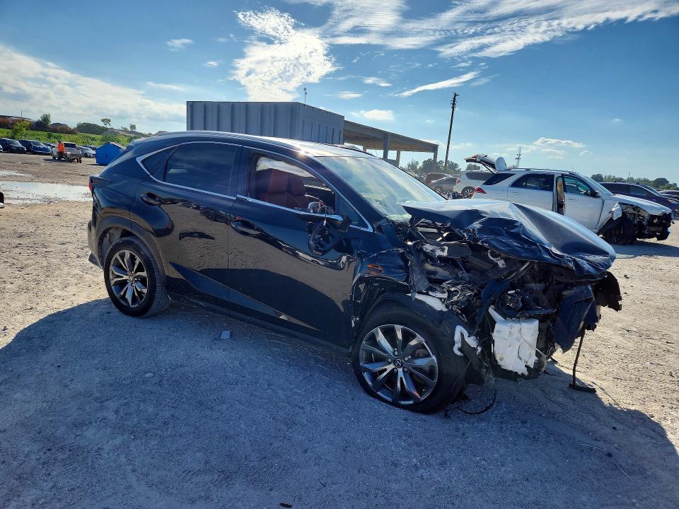 Снимка 4 от търг – 2021 LEXUS NX 300 с VIN JTJSARBZ3M2192818