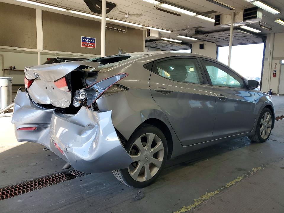 Снимка 3 от търг – 2012 HYUNDAI ELANTRA с VIN KMHDH4AE9CU256903