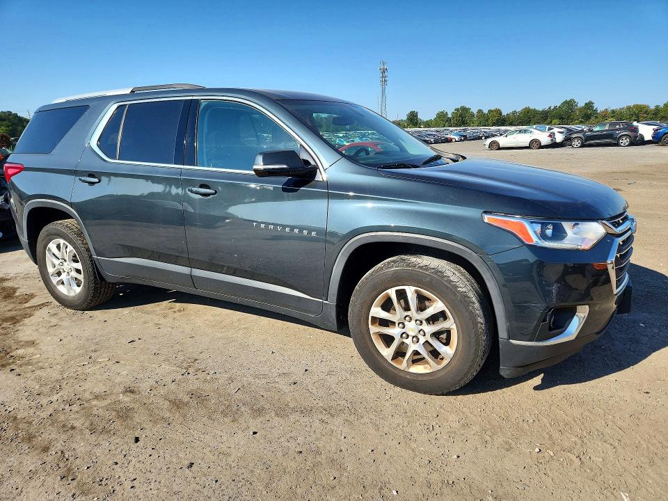Photo 4 from auction – 2018 CHEVROLET TRAVERSE with VIN 1GNEVGKW6JJ258592