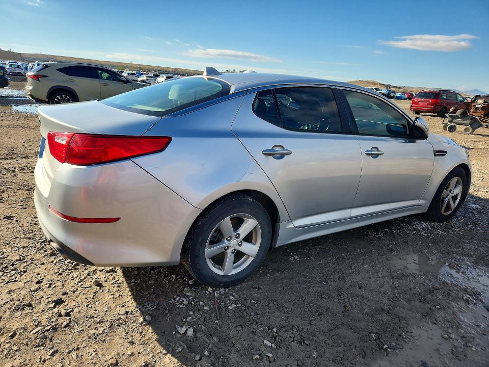 Снимка 3 от търг – 2015 KIA OPTIMA с VIN 5XXGM4A75FG447744