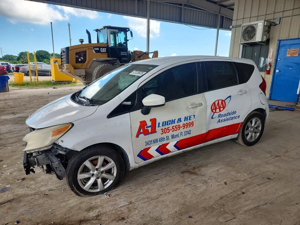 Снимка 1 от търг – 2015 NISSAN VERSA NOTE с VIN 3N1CE2CP9FL403847
