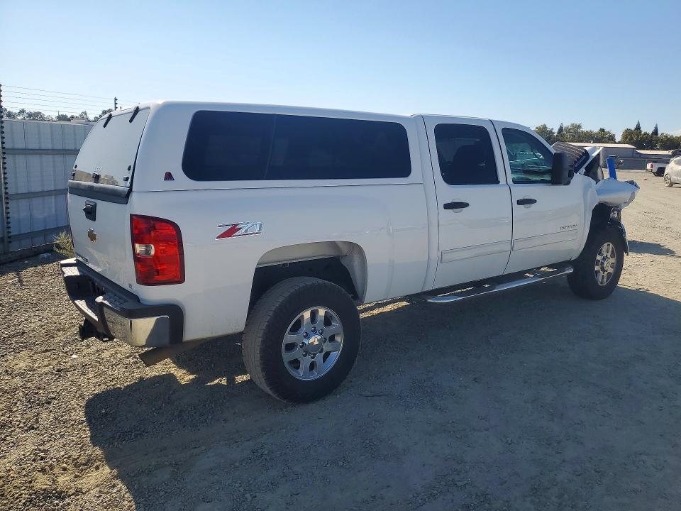 Снимка 3 от търг – 2014 CHEVROLET SILVERADO с VIN 1GC1KXCG0EF118683