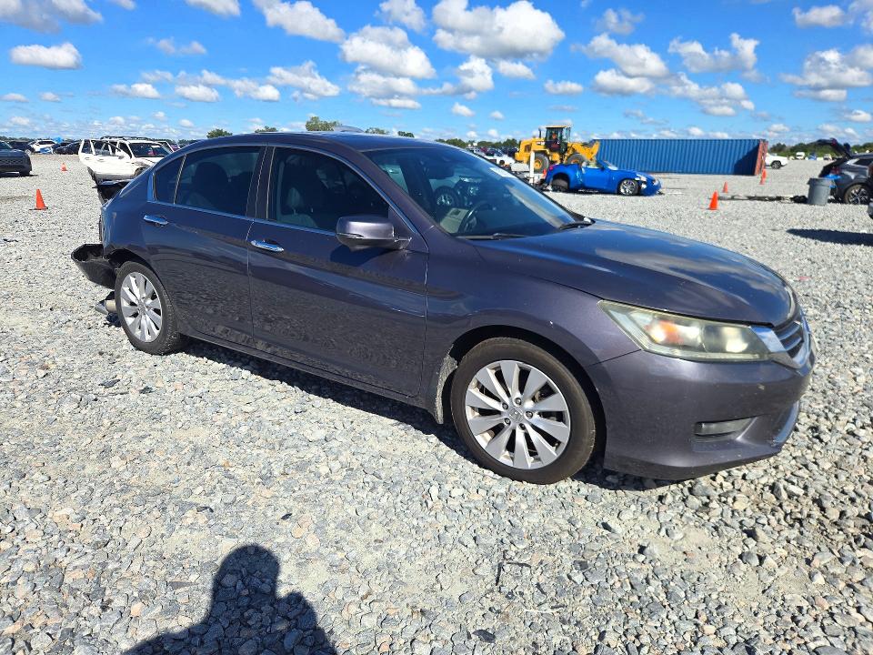 Снимка 4 от търг – 2015 HONDA ACCORD с VIN 1HGCR2F84FA085585