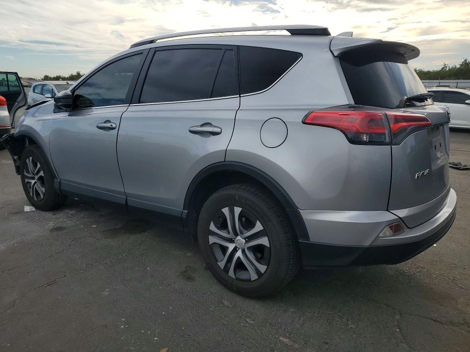 Photo 2 from auction – 2018 TOYOTA RAV4 with VIN JTMZFREV7JJ175517