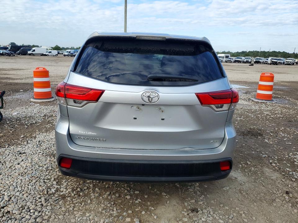 Снимка 6 от търг – 2019 TOYOTA HIGHLANDER с VIN 5TDBZRFHXKS961981
