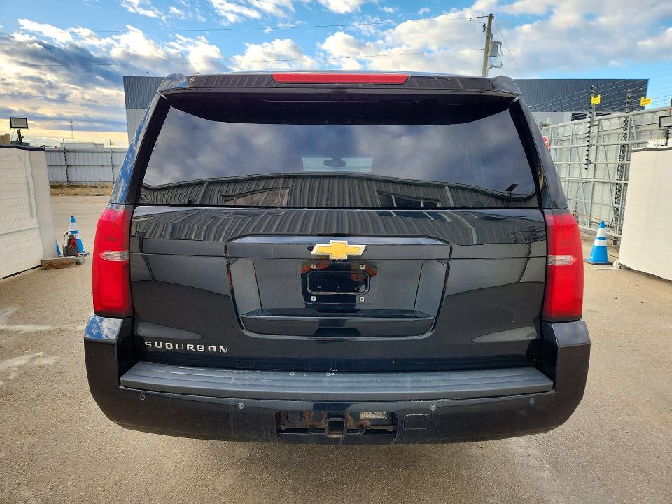 Снимка 6 от търг – 2016 CHEVROLET SUBURBAN с VIN 1GNSKGKC6GR115444