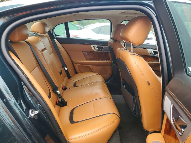 Zdjęcie 10 z aukcji – 2015 JAGUAR XF z VIN SAJWJ0FF8F8U71862