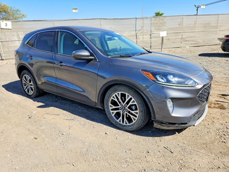 Photo 4 from auction – 2022 FORD ESCAPE with VIN 1FMCU0CZ1NUA15453