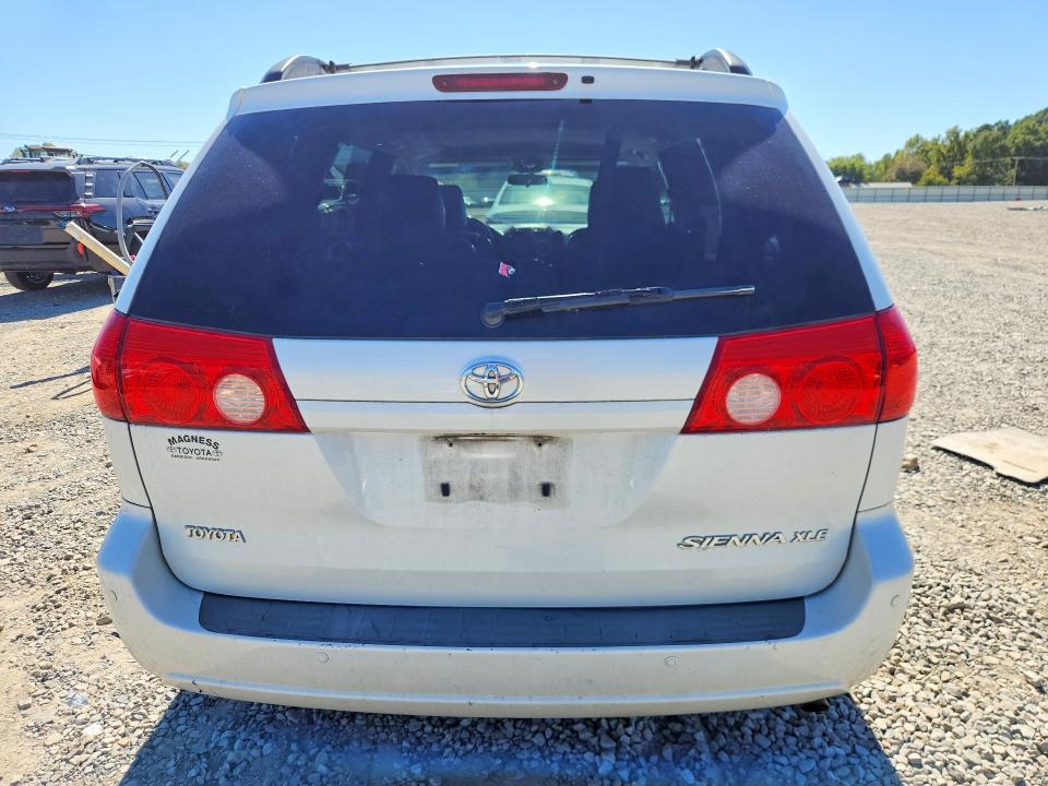 Photo 6 from auction – 2010 TOYOTA SIENNA with VIN 5TDYK4CC4AS302724