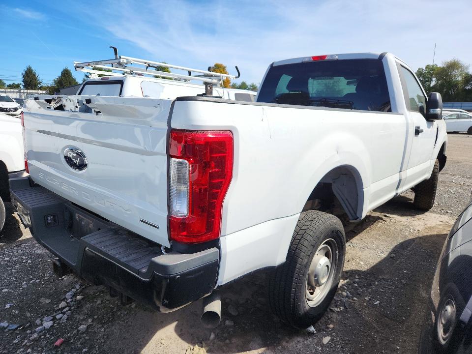 Photo 3 from auction – 2017 FORD F250 with VIN 1FTBF2B64HED44093