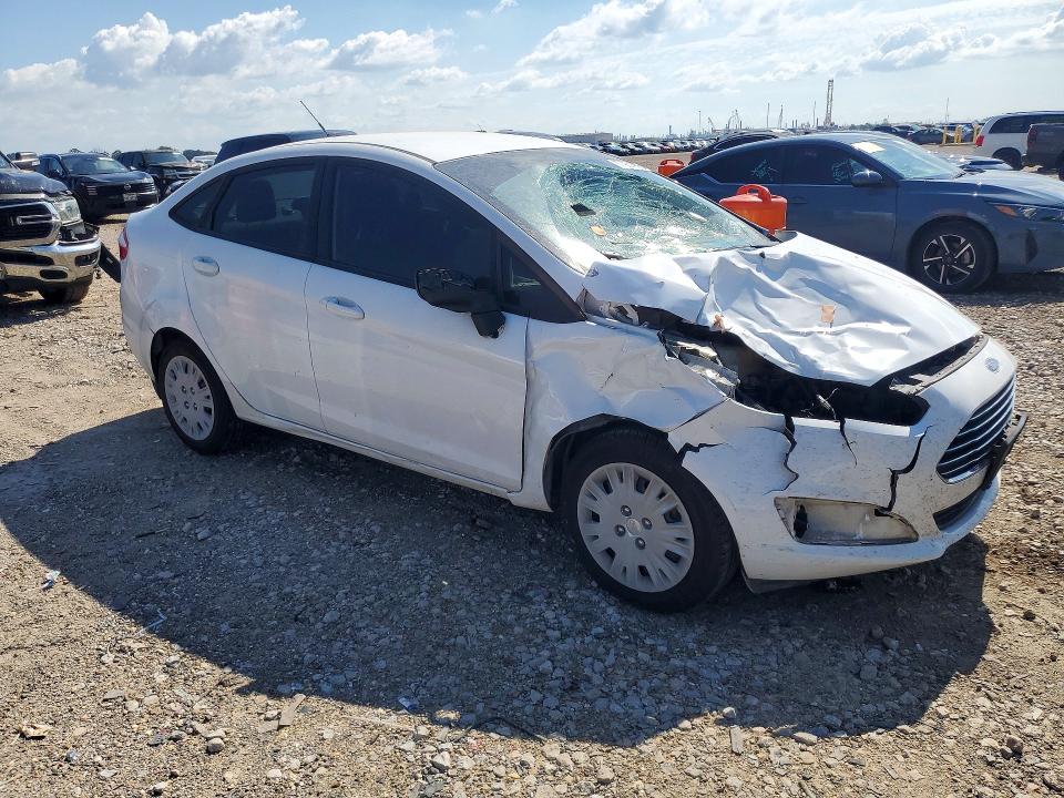 Снимка 4 от търг – 2016 FORD FIESTA с VIN 3FADP4AJ8GM153332