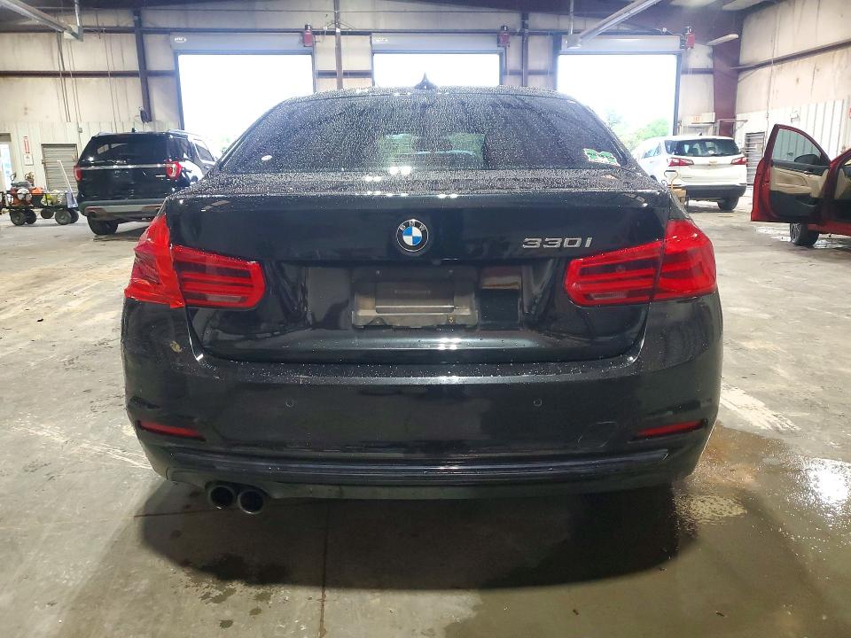Снимка 6 от търг – 2017 BMW 330 с VIN WBA8B9G39HNU56947
