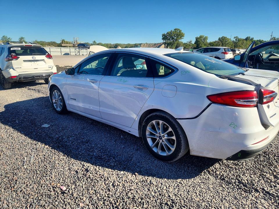 Снимка 2 от търг – 2019 FORD FUSION с VIN 3FA6P0MU2KR136965