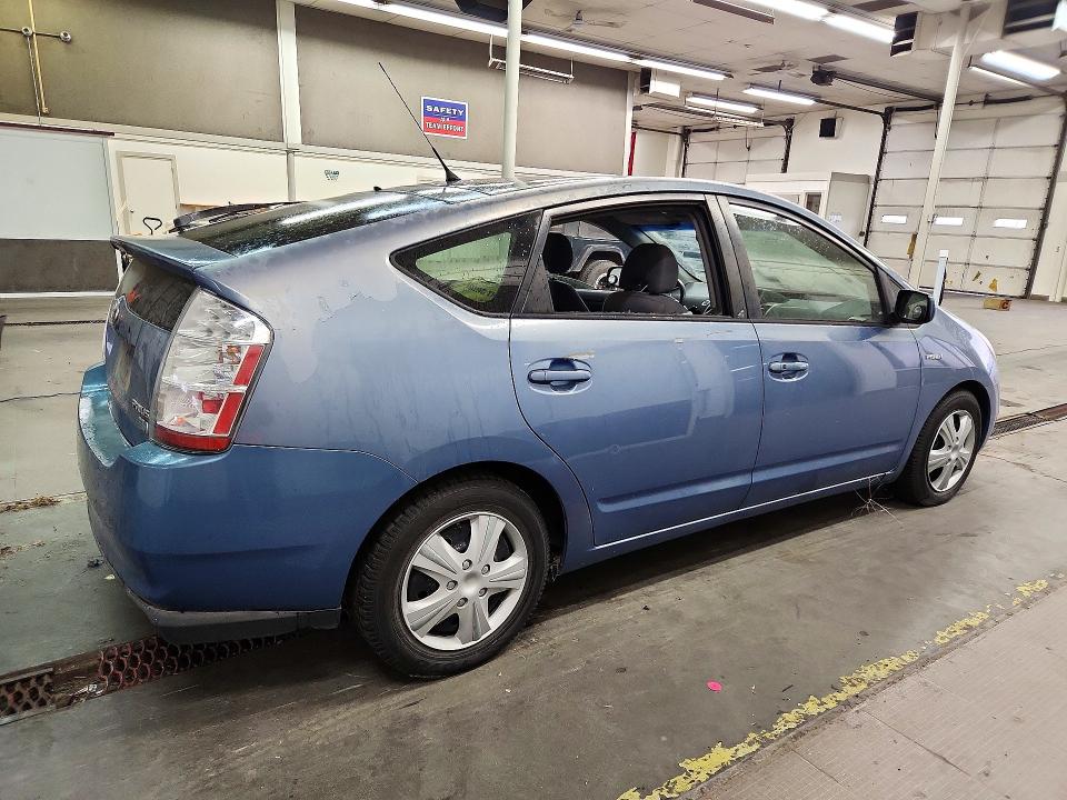 Снимка 3 от търг – 2006 TOYOTA PRIUS с VIN JTDKB20U167535257