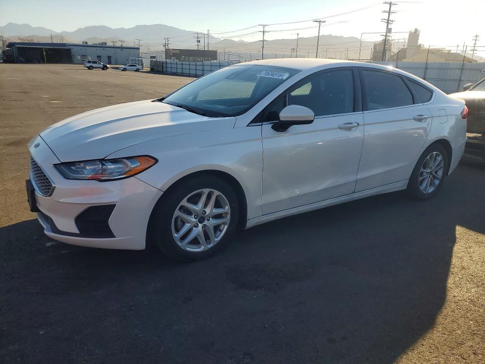 Zdjęcie 1 z aukcji – 2019 FORD FUSION z VIN 3FA6P0HDXKR173756