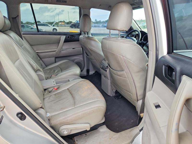 Снимка 11 от търг – 2012 TOYOTA HIGHLANDER с VIN 5TDZK3EHXCS058488