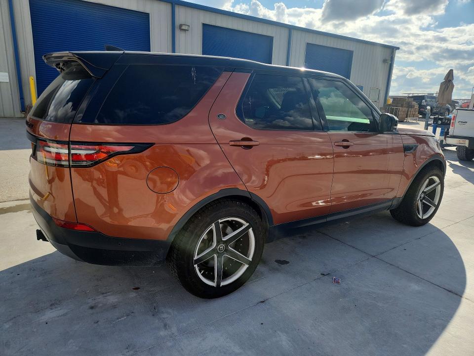 Снимка 3 от търг – 2017 LAND ROVER DISCOVERY с VIN SALRTBBV7HA013944