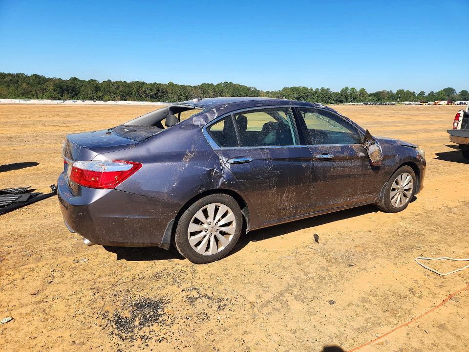 Photo 3 from auction – 2015 HONDA ACCORD with VIN 1HGCR3F82FA007909