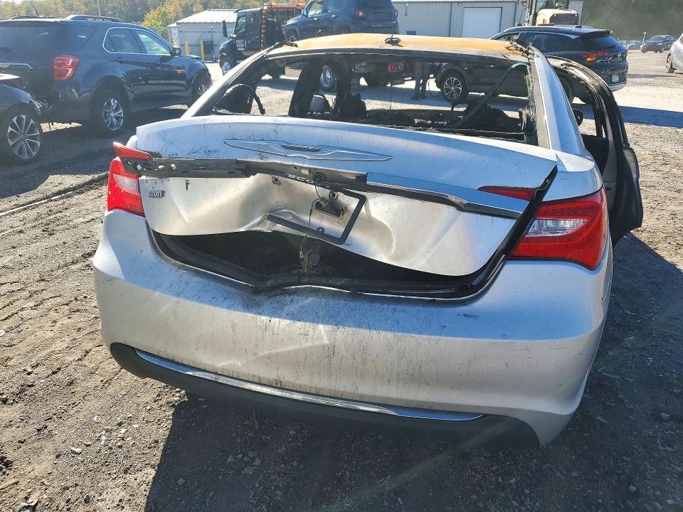 Снимка 6 от търг – 2011 CHRYSLER 200 с VIN 1C3BC4FB7BN535501