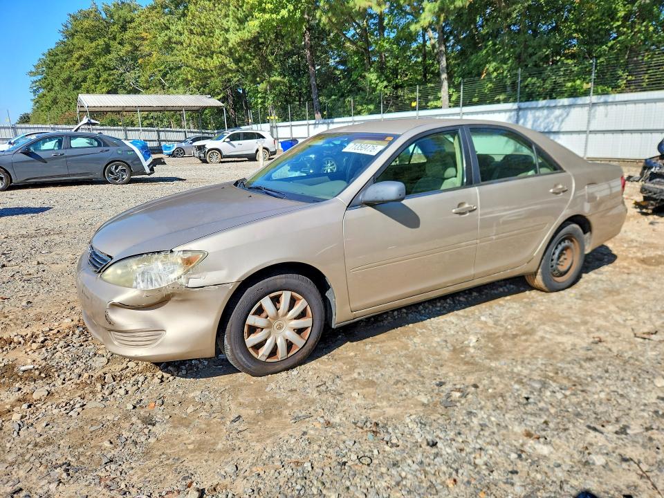 TOYOTA CAMRY 2005 z numerem VIN 4T1BE32K15U599612 - Zdjęcie z aukcji