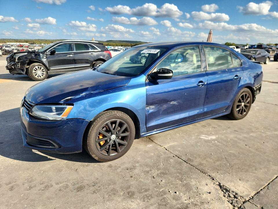 Снимка 1 от търг – 2012 VOLKSWAGEN JETTA с VIN 3VWDX7AJ9CM125932