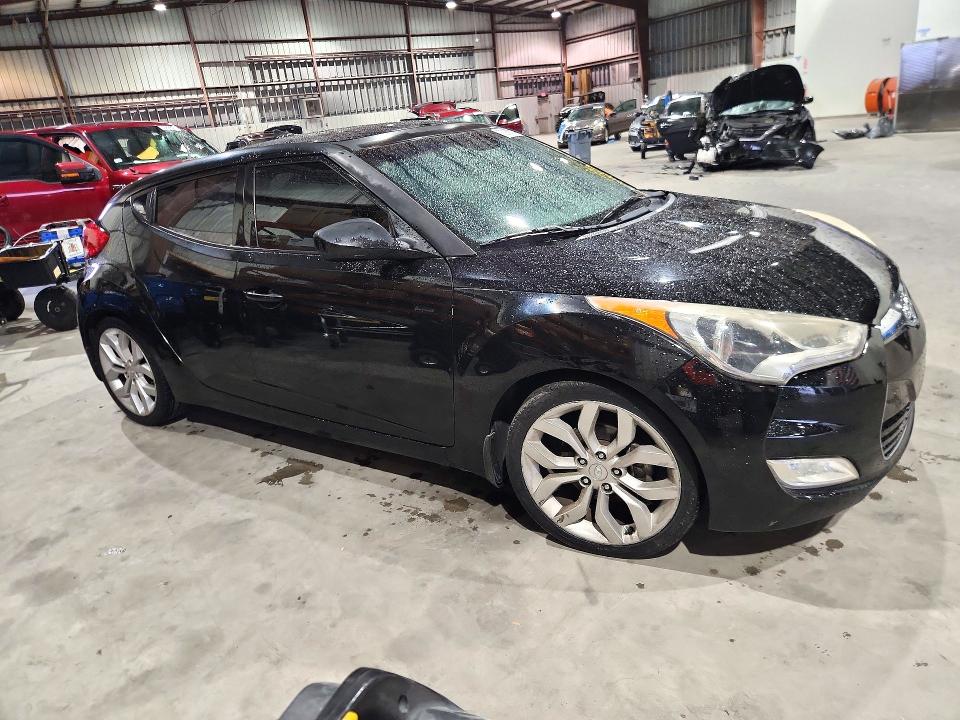 Photo 4 from auction – 2013 HYUNDAI VELOSTER with VIN KMHTC6AD6DU130920