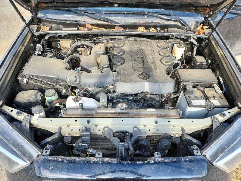 Снимка 12 от търг – 2024 TOYOTA 4RUNNER с VIN JTEEU5JR3R5311549