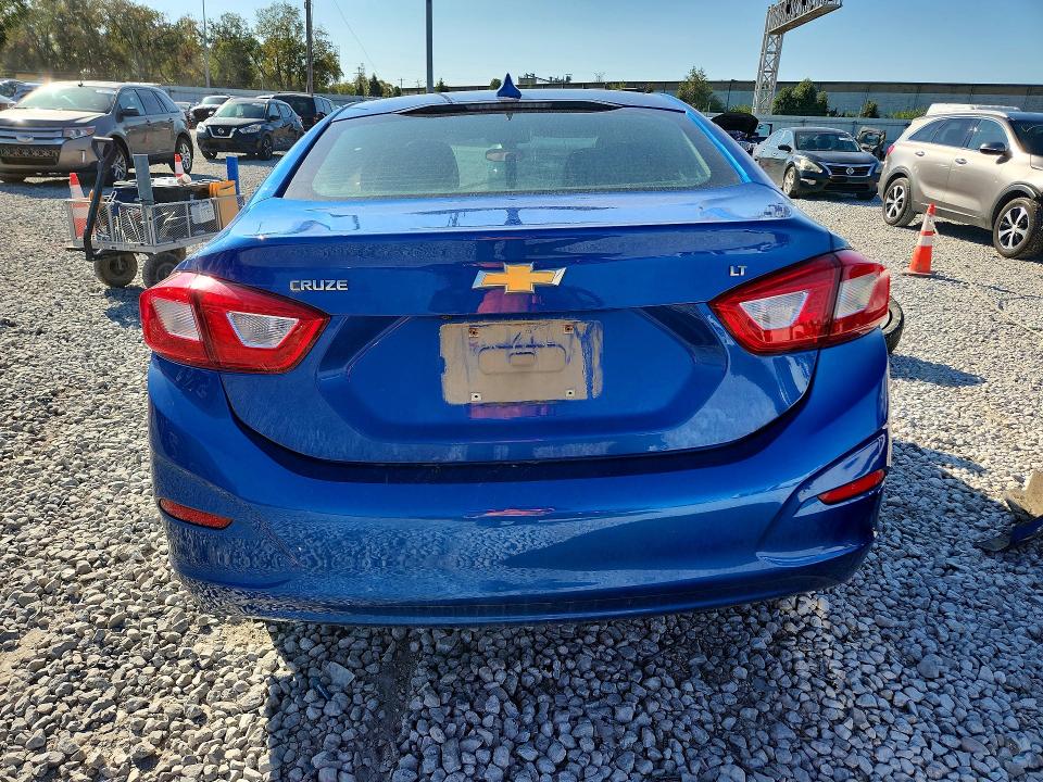Снимка 6 от търг – 2018 CHEVROLET CRUZE с VIN 1G1BE5SM1J7159845