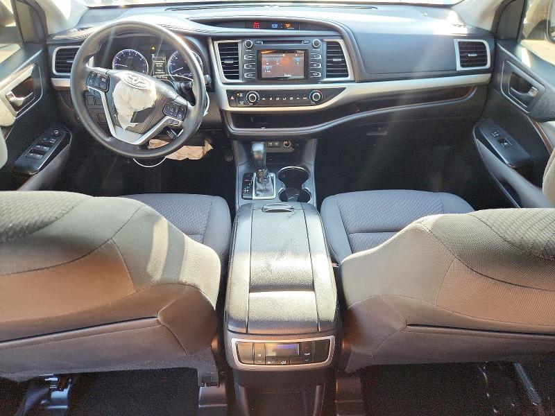Photo 8 from auction – 2018 TOYOTA HIGHLANDER with VIN 5TDZZRFH9JS273001