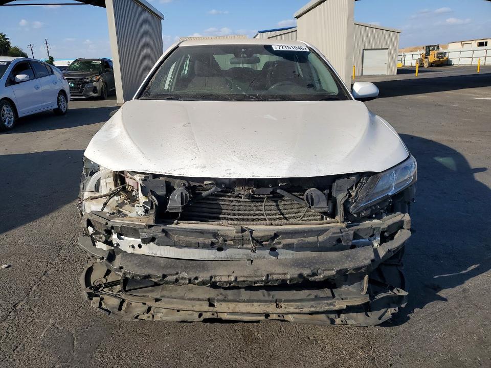 Снимка 5 от търг – 2019 TOYOTA CAMRY с VIN 4T1B11HK1KU709755