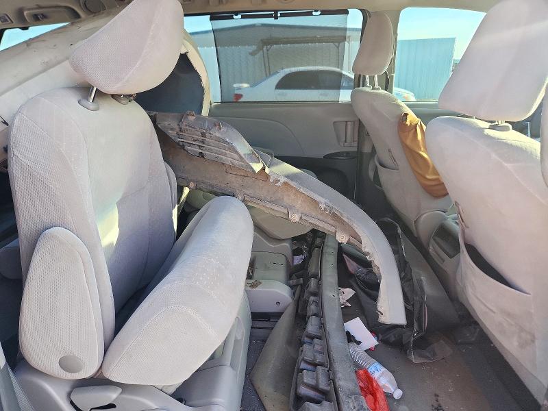 Снимка 11 от търг – 2017 TOYOTA SIENNA с VIN 5TDKZ3DC6HS891599