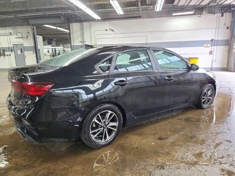 Photo 3 from auction – 2023 KIA FORTE with VIN 3KPF24AD6PE529516