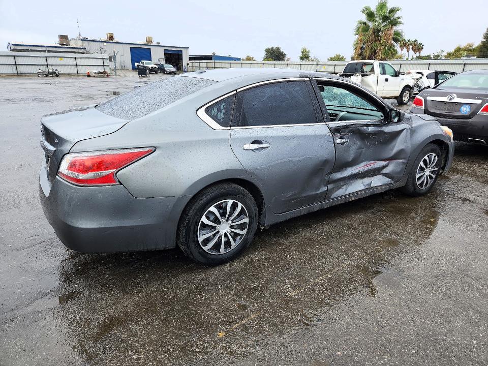 Photo 3 from auction – 2015 NISSAN ALTIMA with VIN 1N4AL3APXFC239187