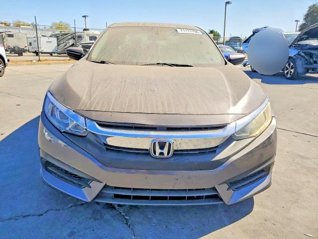 Снимка 5 от търг – 2017 HONDA CIVIC с VIN 2HGFC2F55HH568494