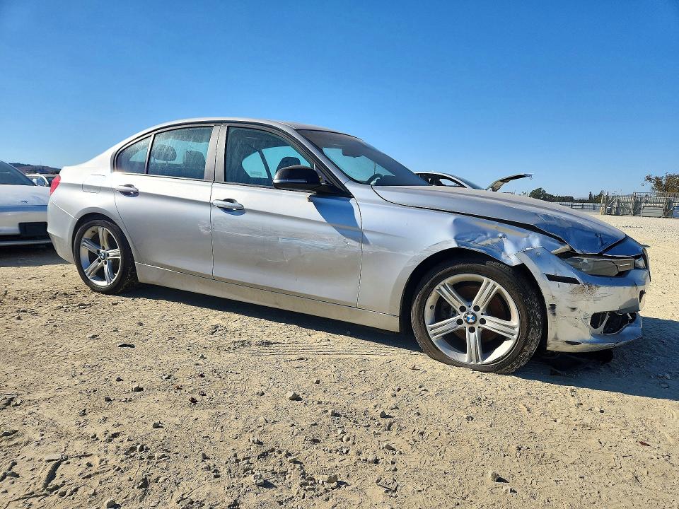 Photo 4 from auction – 2013 BMW 328 with VIN WBA3C1C5XDF438607