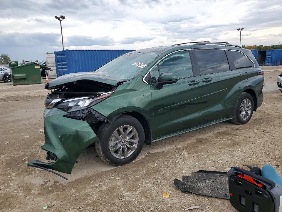TOYOTA SIENNA 2026 con VIN 5TDKSKFC7TS227204 - Foto de la subasta