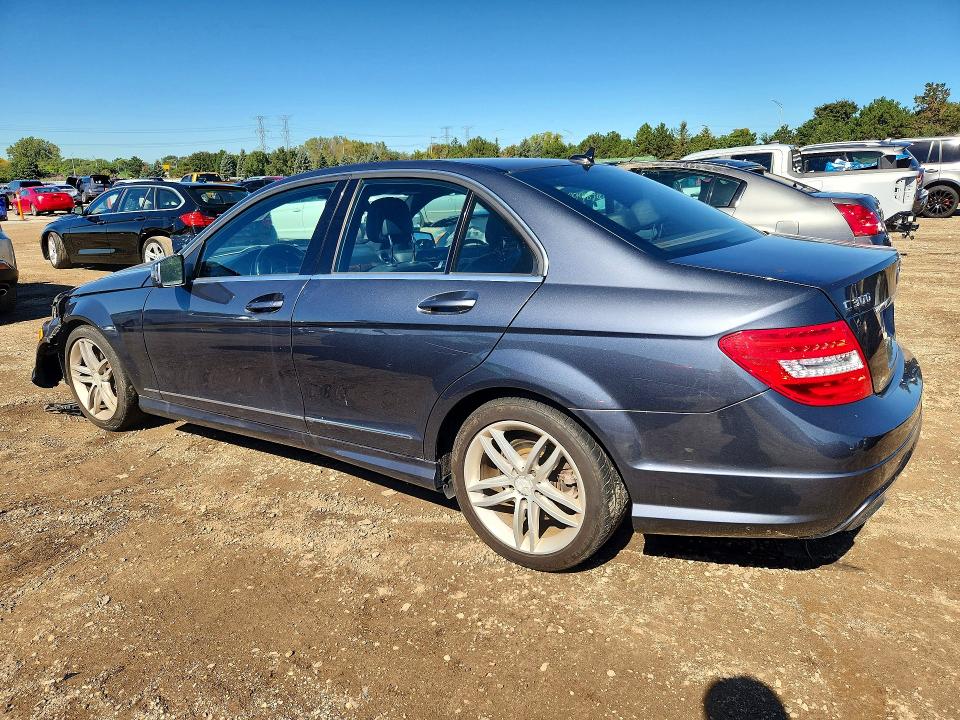 Снимка 2 от търг – 2014 MERCEDES-BENZ C с VIN WDDGF8AB0EG231786