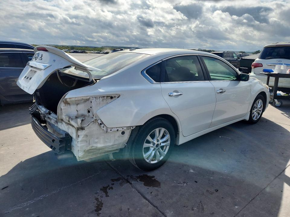 Photo 3 from auction – 2015 NISSAN ALTIMA with VIN 1N4AL3AP2FN340406